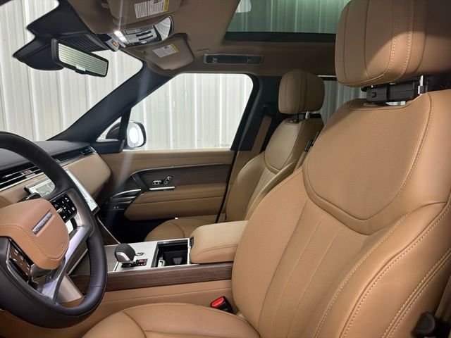 New 2026 Eiger Grey Land Rover SE image 9