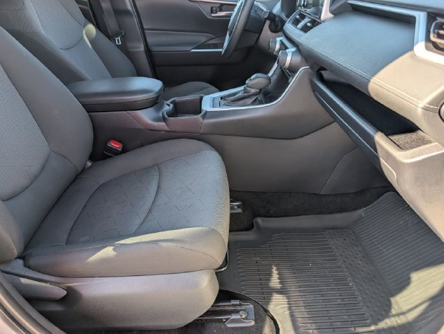 Used 2025 White Toyota XLE image 27