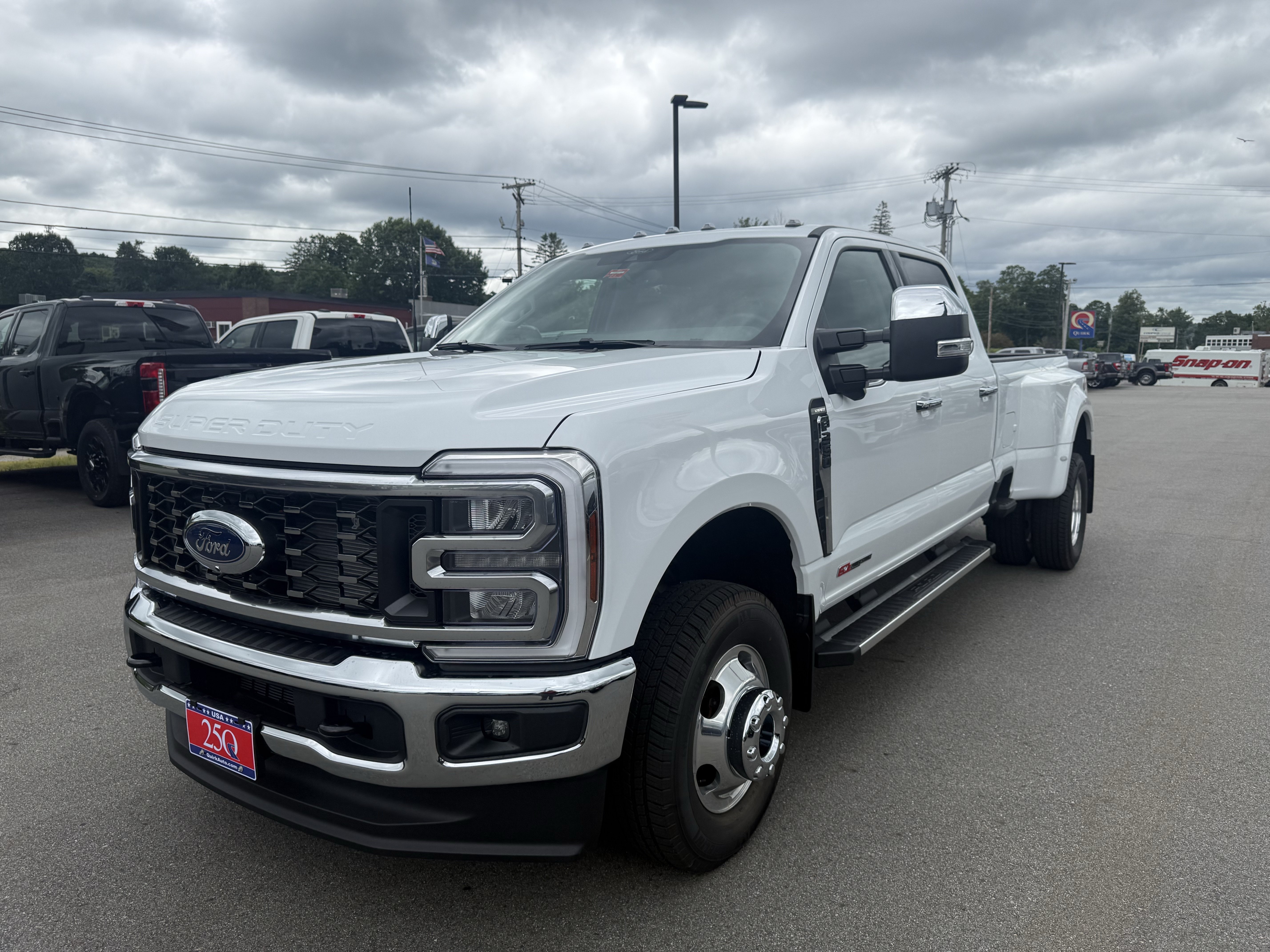 New 2026 Oxford White Ford F-350® Lariat® image 14