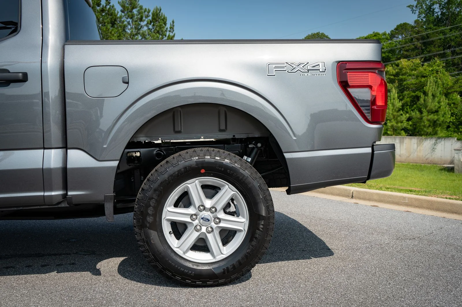 New 2026 Carbonized Gray Metallic Ford XLT image 6