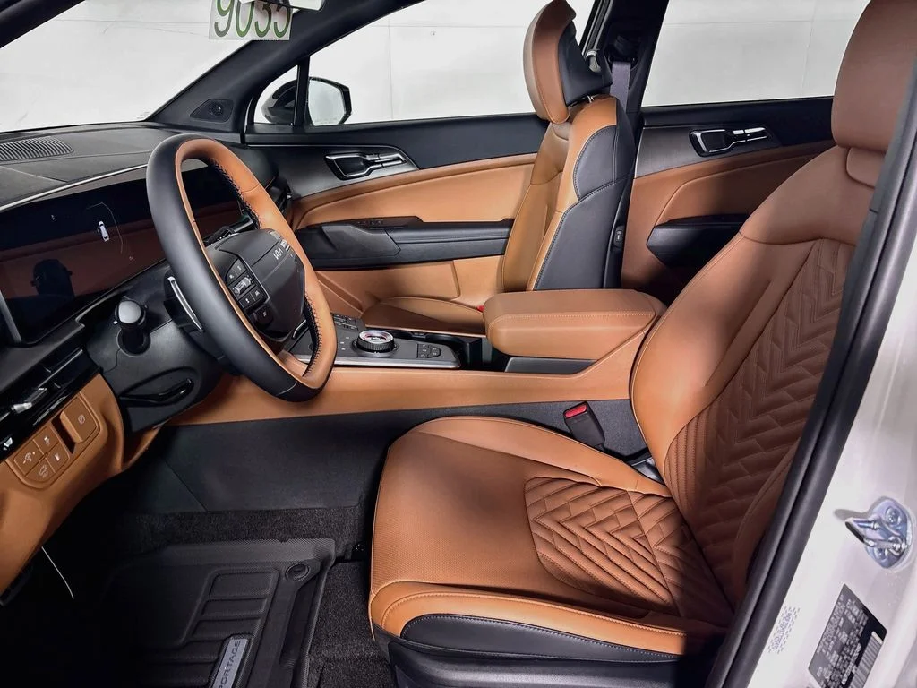 New 2026 Snow White Pearl Kia X-Line Prestige image 11