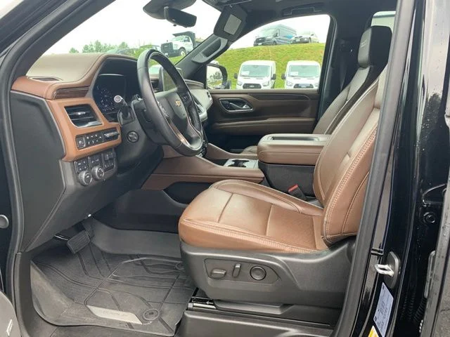 Used 2024 Black Chevrolet High Country image 25