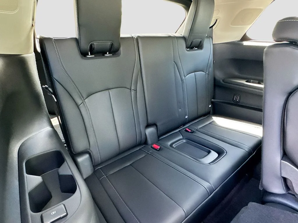 New 2027 RADIANT WHITE INFINITI Luxe FWD image 29