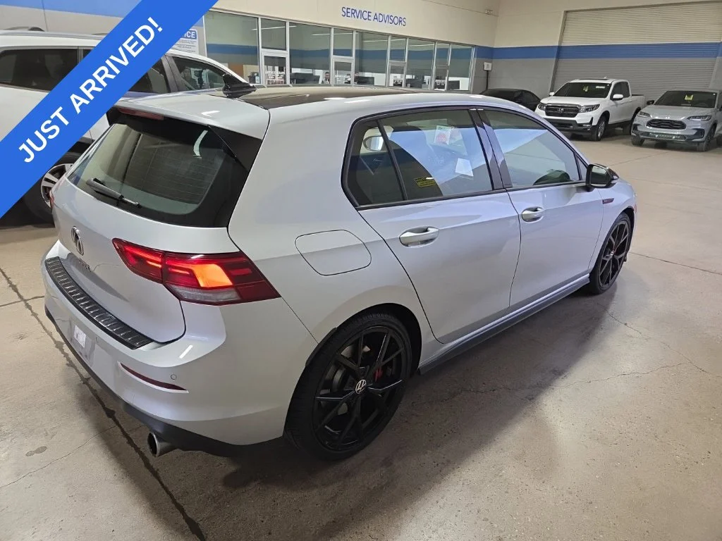 Used 2024 Reflex Silver Metallic Volkswagen SE image 3
