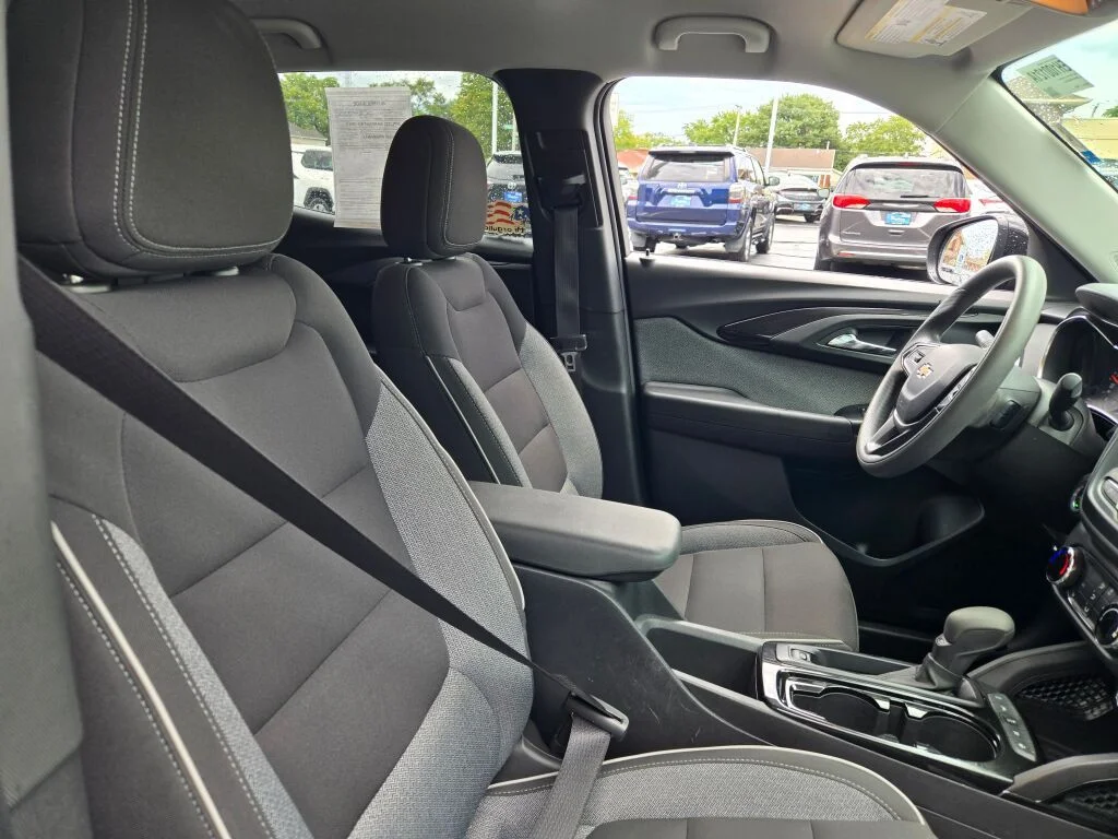 Used 2022 Black Chevrolet LT image 5