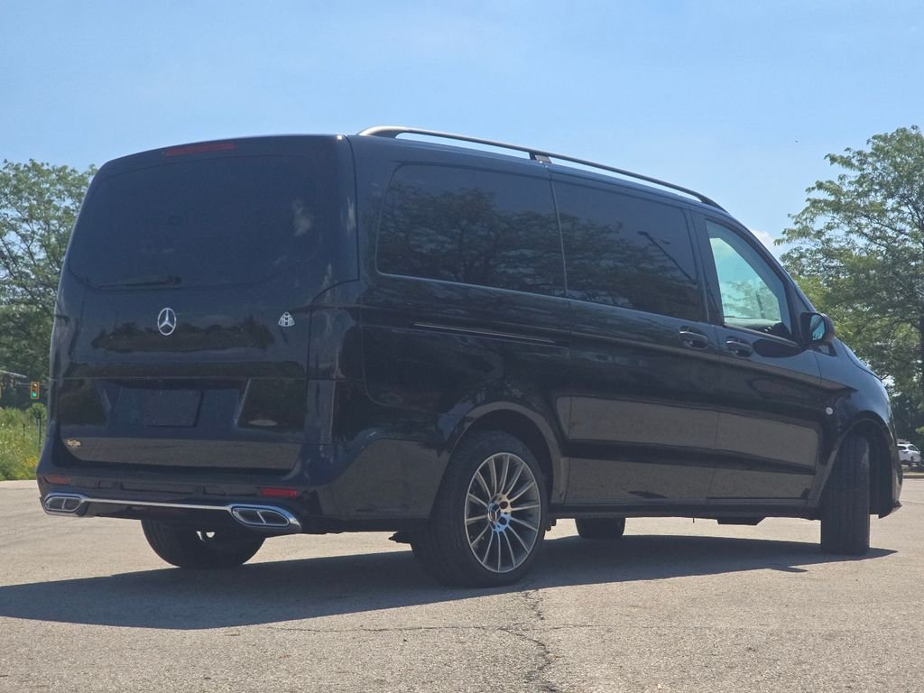 Used 2023  Mercedes-Benz Passenger image 15