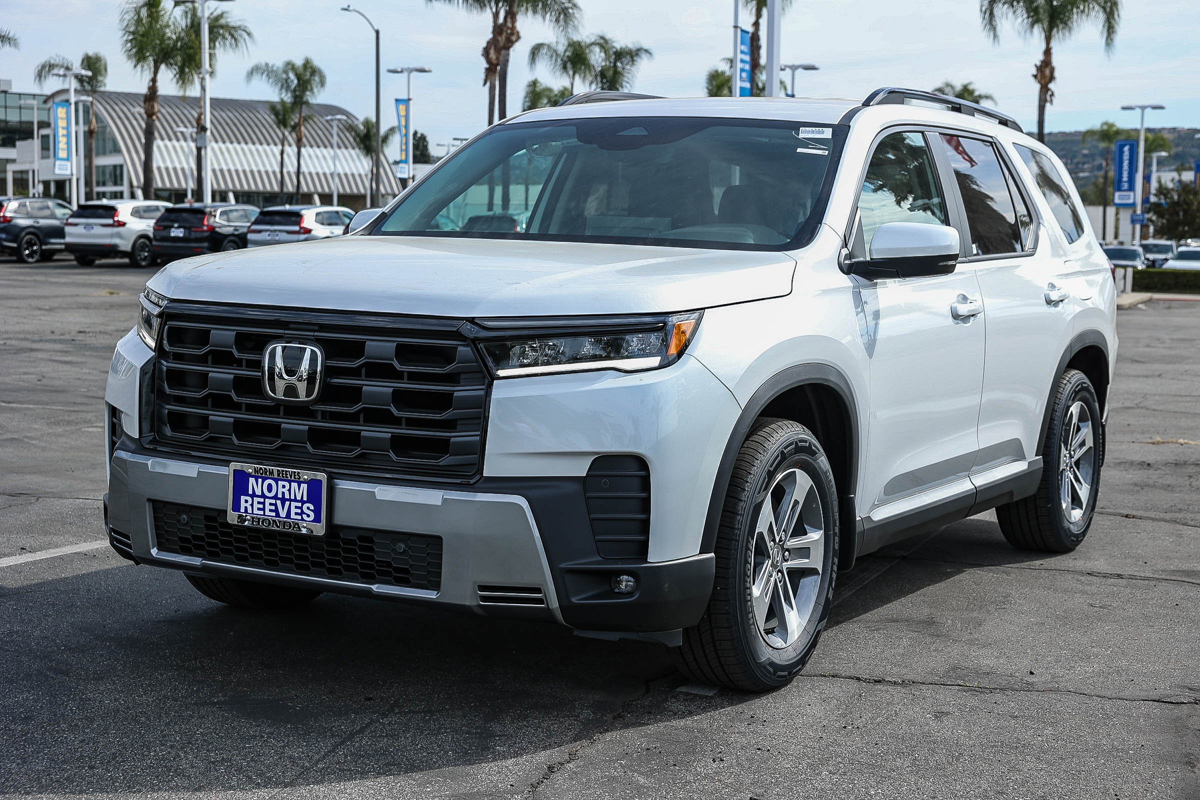 New 2026 Platinum White Pearl Honda EX-L 2WD image 3