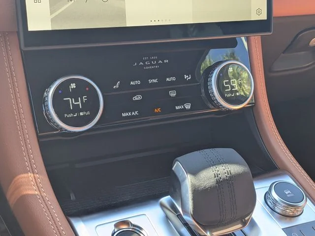 2026 Jaguar F-Pace R-Dynamic S - Photo 19