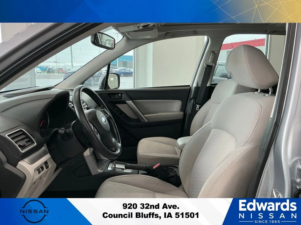 Used 2016 Silver Subaru 2.5i Premium image 22