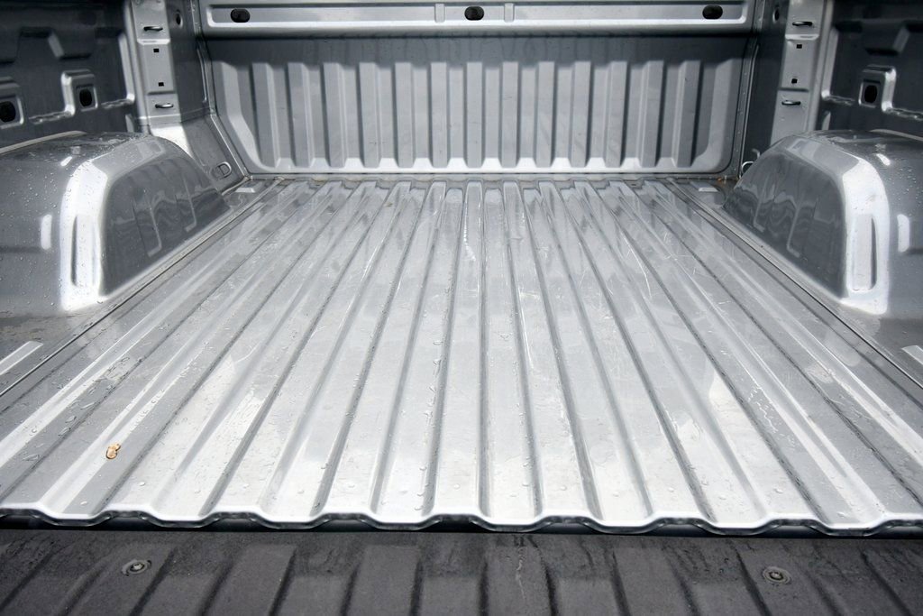 2024 GMC Sierra 1500 SLT - Photo 7