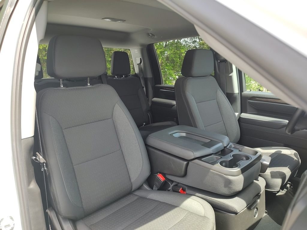Used 2025 White Chevrolet LT image 40