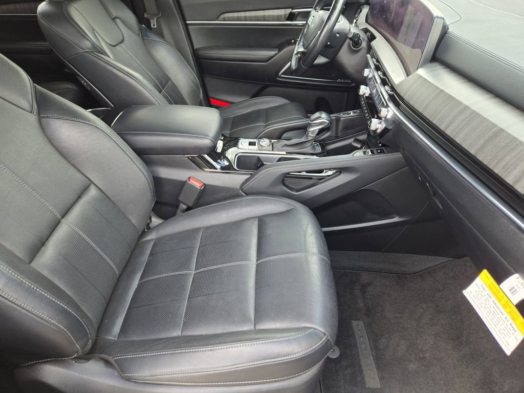 Used 2024 Silver Kia SX image 9