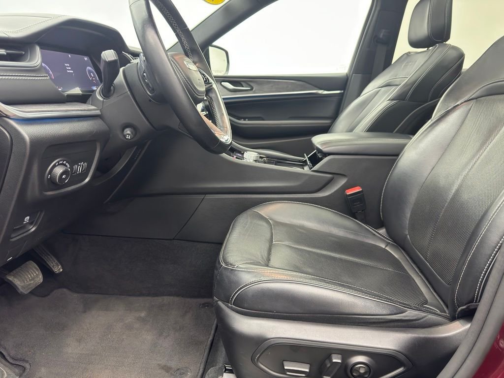 Used 2022 Velvet Red Pearlcoat Jeep Overland image 20