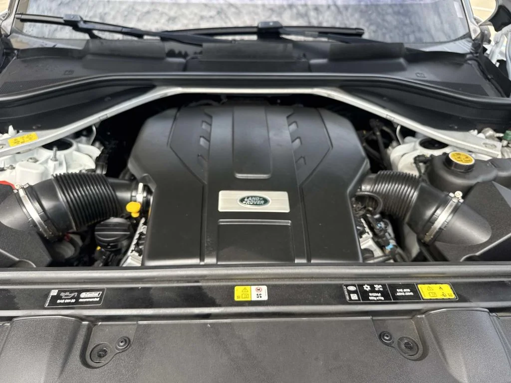 Certified Used 2023 White Land Rover SE image 6