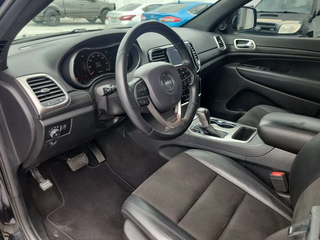 Used 2020 Black Jeep Altitude image 21