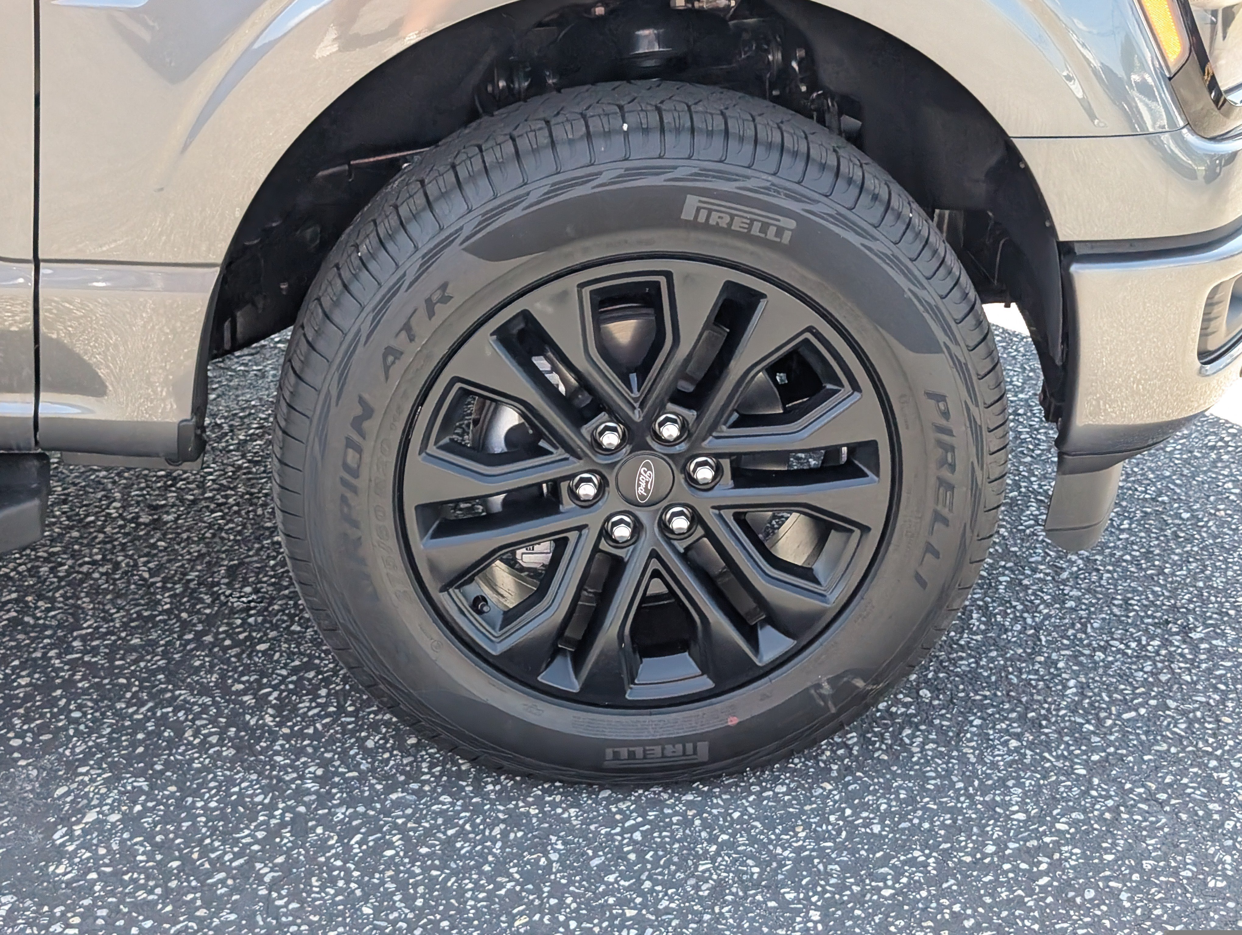 New 2026 Carbonized Gray Metallic FORD XLT image 7
