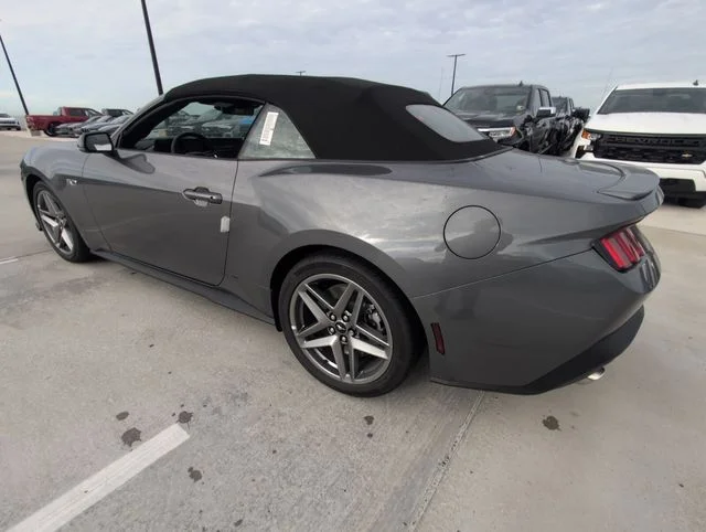 2025 Ford Mustang GT Premium Convertible - Photo 10
