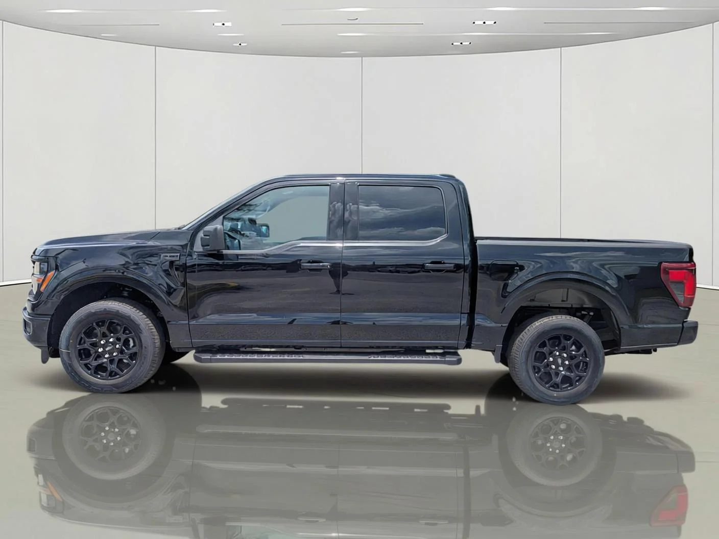 New 2026 Agate Black Metallic Ford XLT image 8