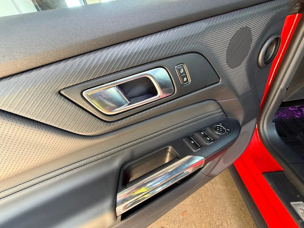 2025 Ford Mustang EcoBoost Premium - Photo 11