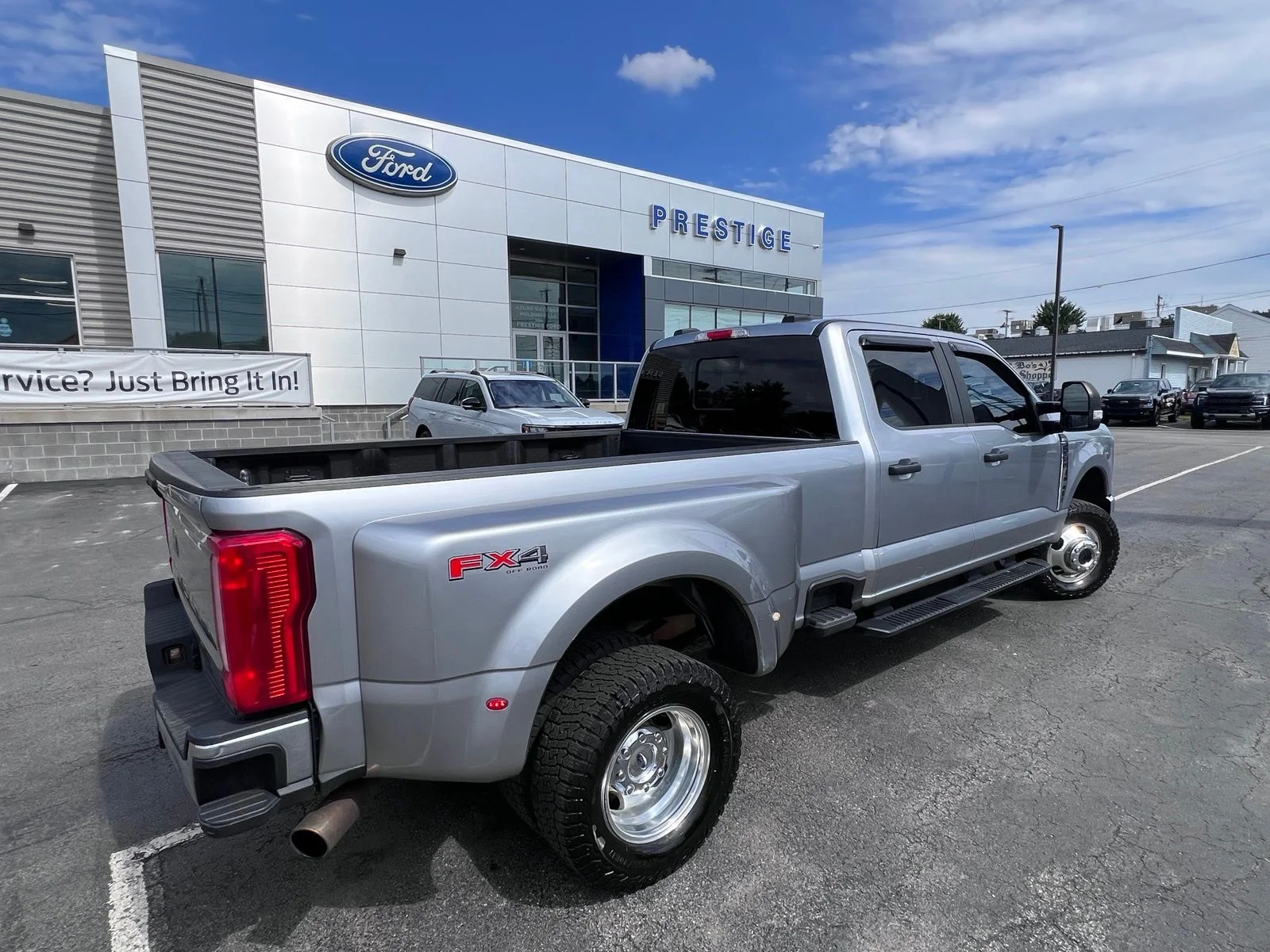 Used 2023 Silver Ford XL image 16