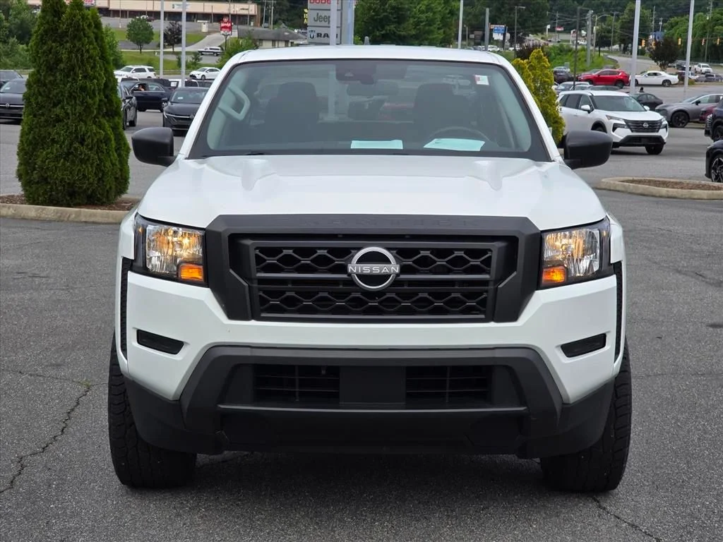 Used 2022 White Nissan S image 22