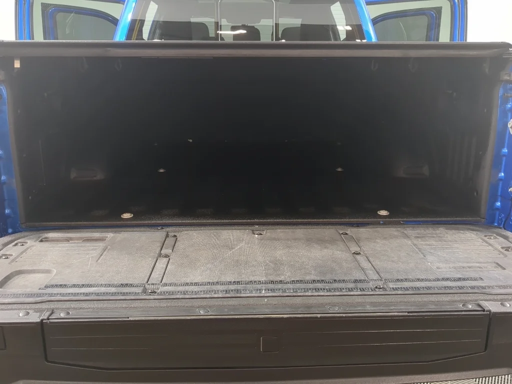 Used 2021 Velocity Blue Metallic Ford XLT image 17
