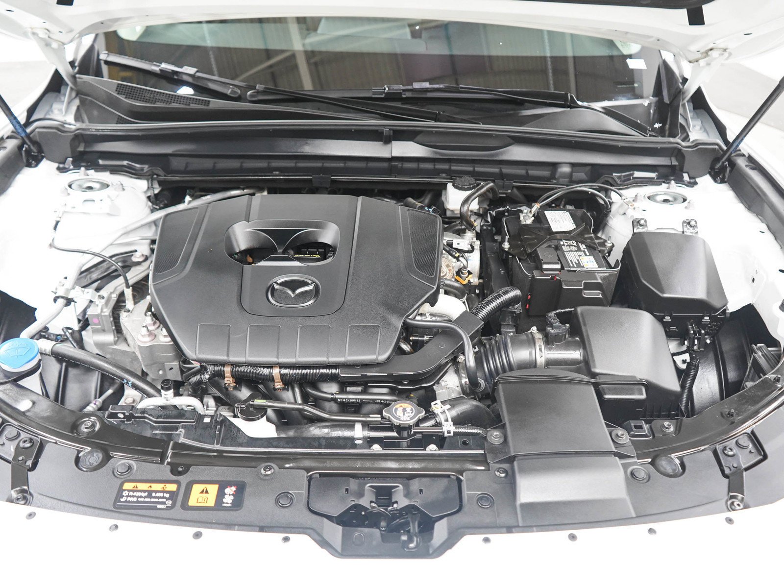 Used 2025 Wind Chill Pearl Mazda 2.5 S Select Package image 32