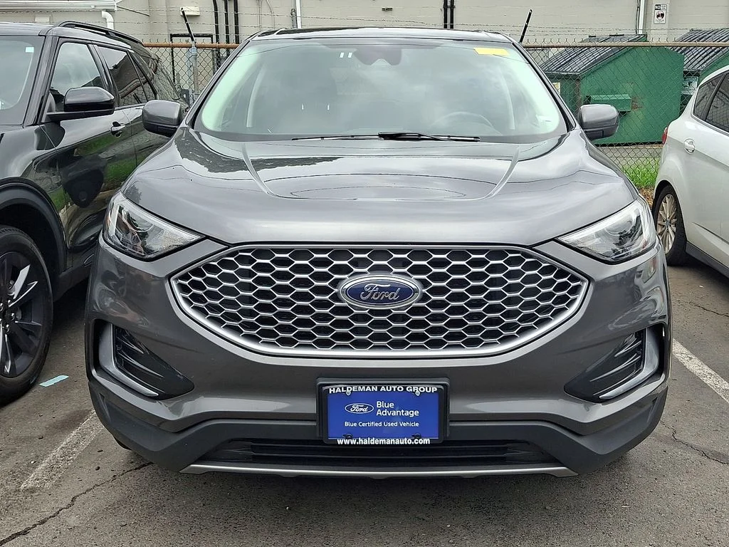 Used 2024 Gray Ford SEL image 2