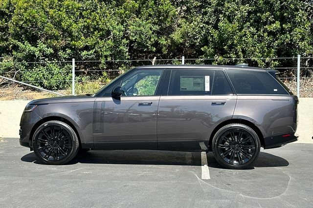 New 2026 Gray Land Rover SE image 2