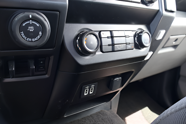 Used 2020  Ford XLT image 23