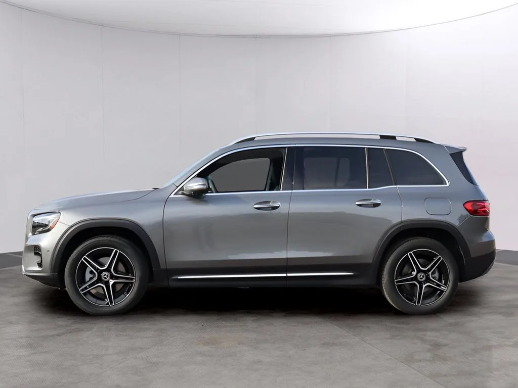 Used 2026 Mountain Gray Metallic Mercedes-Benz GLB 250 image 4