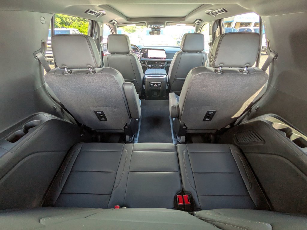 New 2026 Polar White Tricoat Chevrolet High Country image 36
