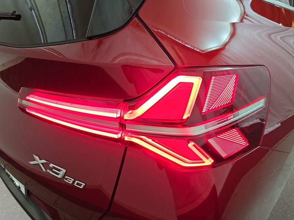 New 2026 Vegas Red Metallic BMW 30 xDrive image 31