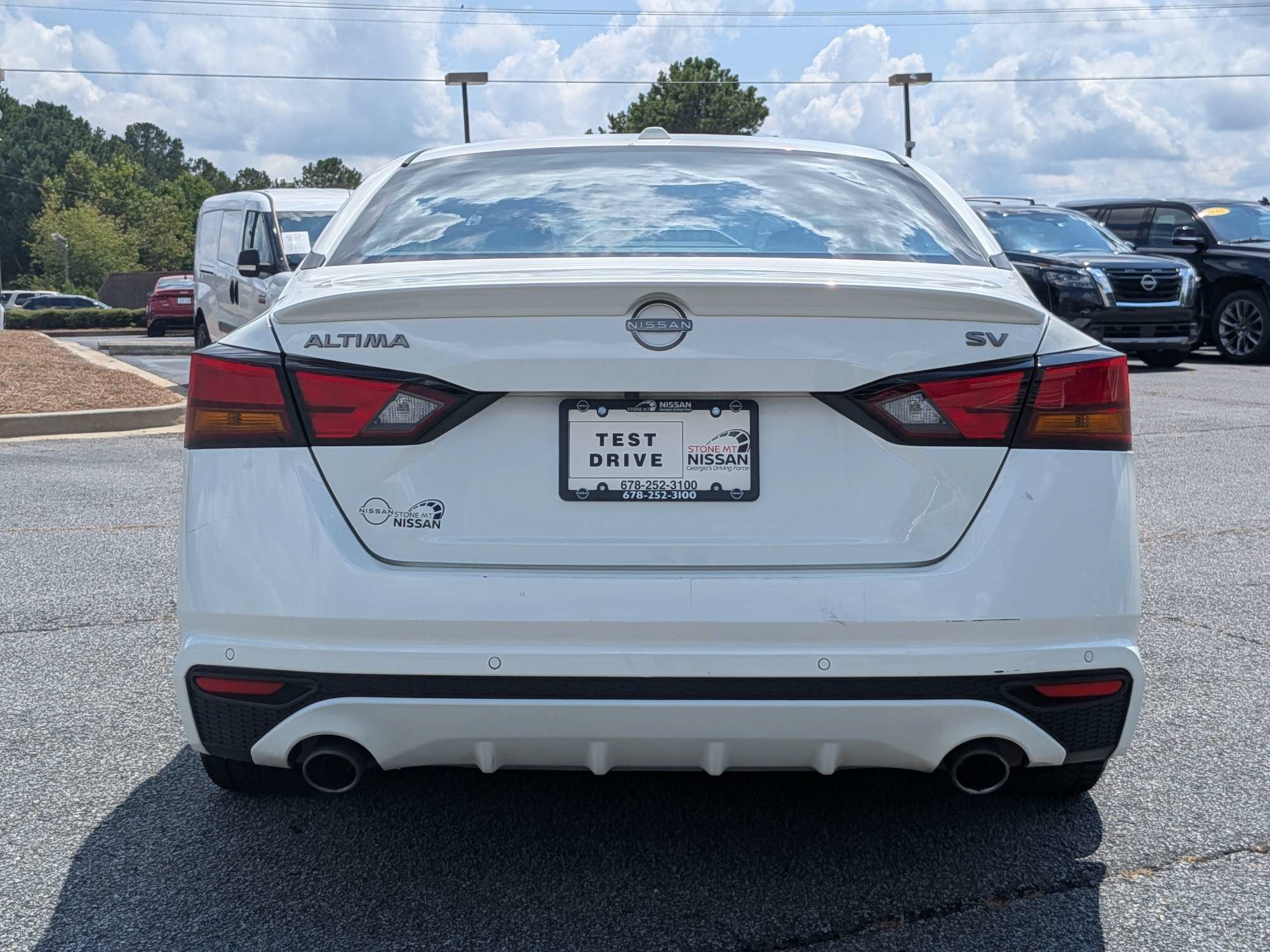 Used 2024 White Nissan 2.5 SV image 4
