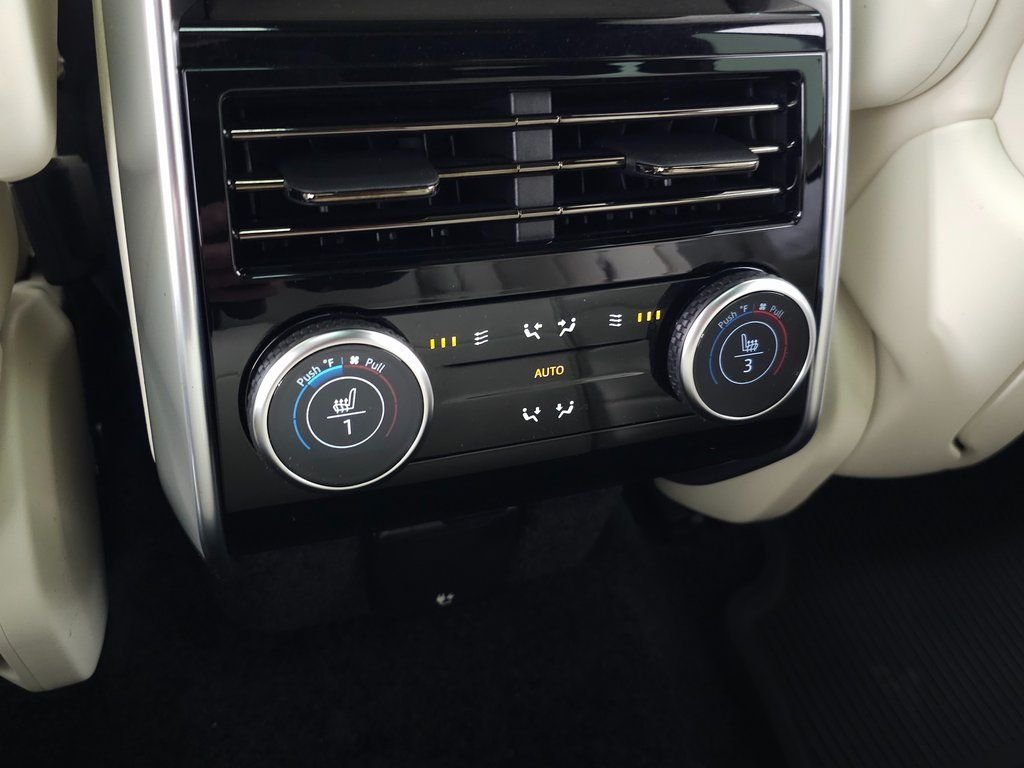 2025 Land Rover Range Rover SE - Photo 37