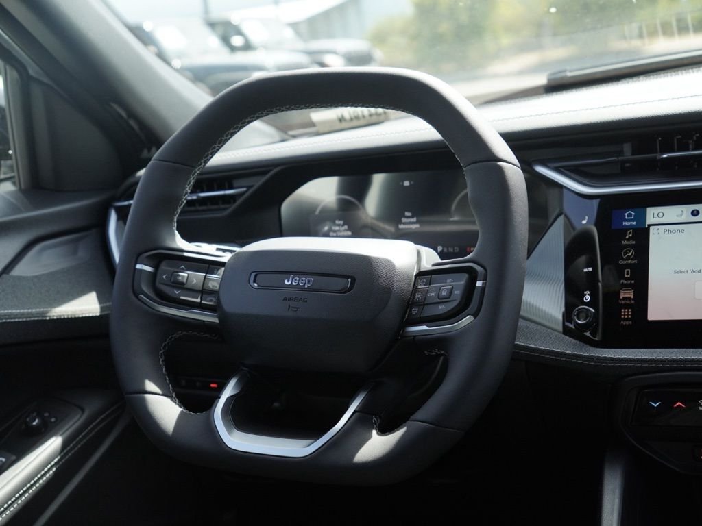 New 2026 Bright White Clear-Coat Exterior Paint Jeep Laredo image 26