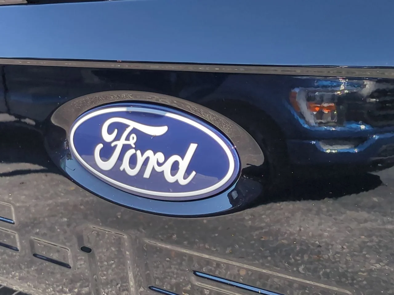 2025 Ford F-150 Lariat - Photo 11
