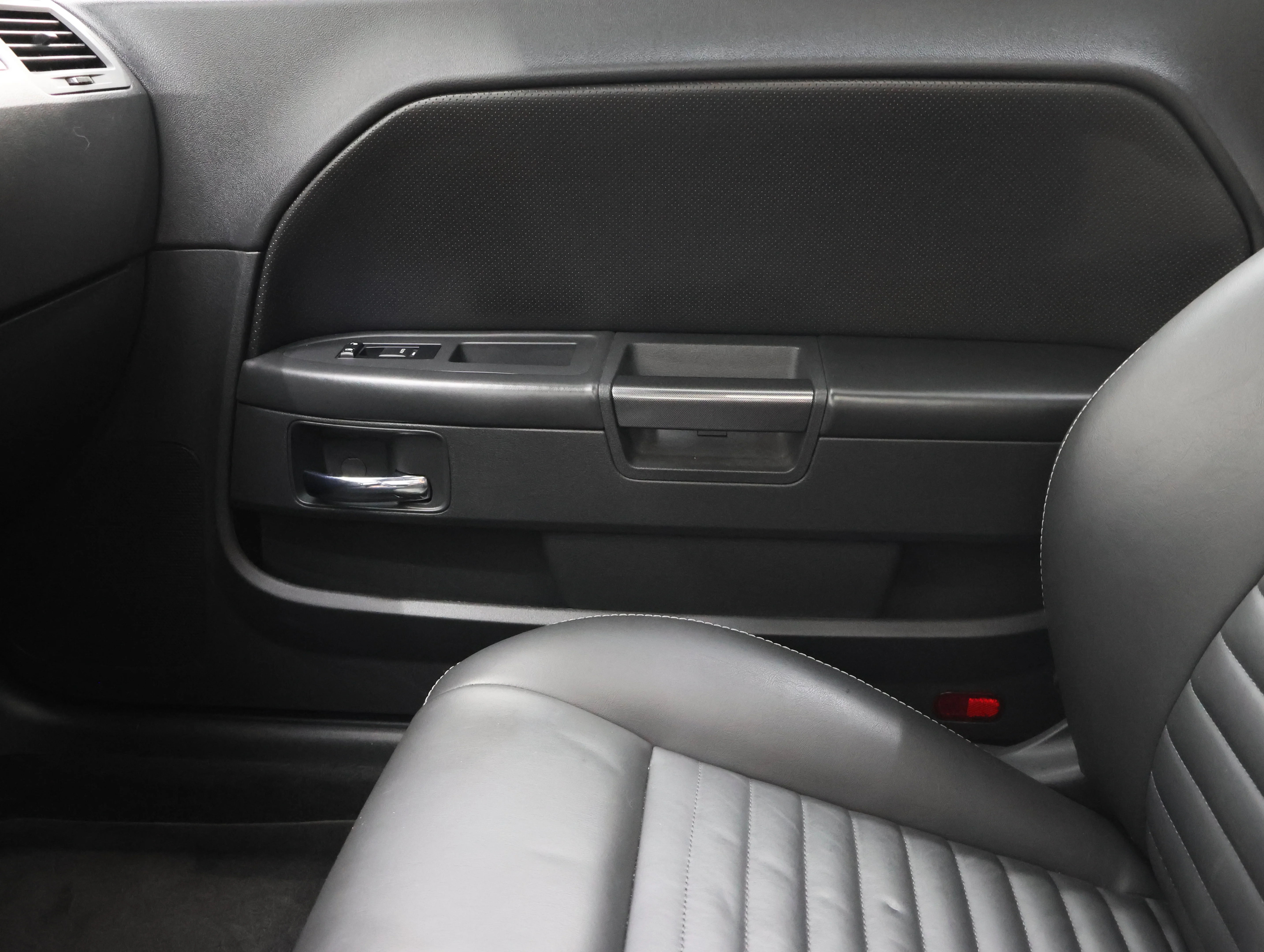 Used 2010 Torred Dodge R/T image 10