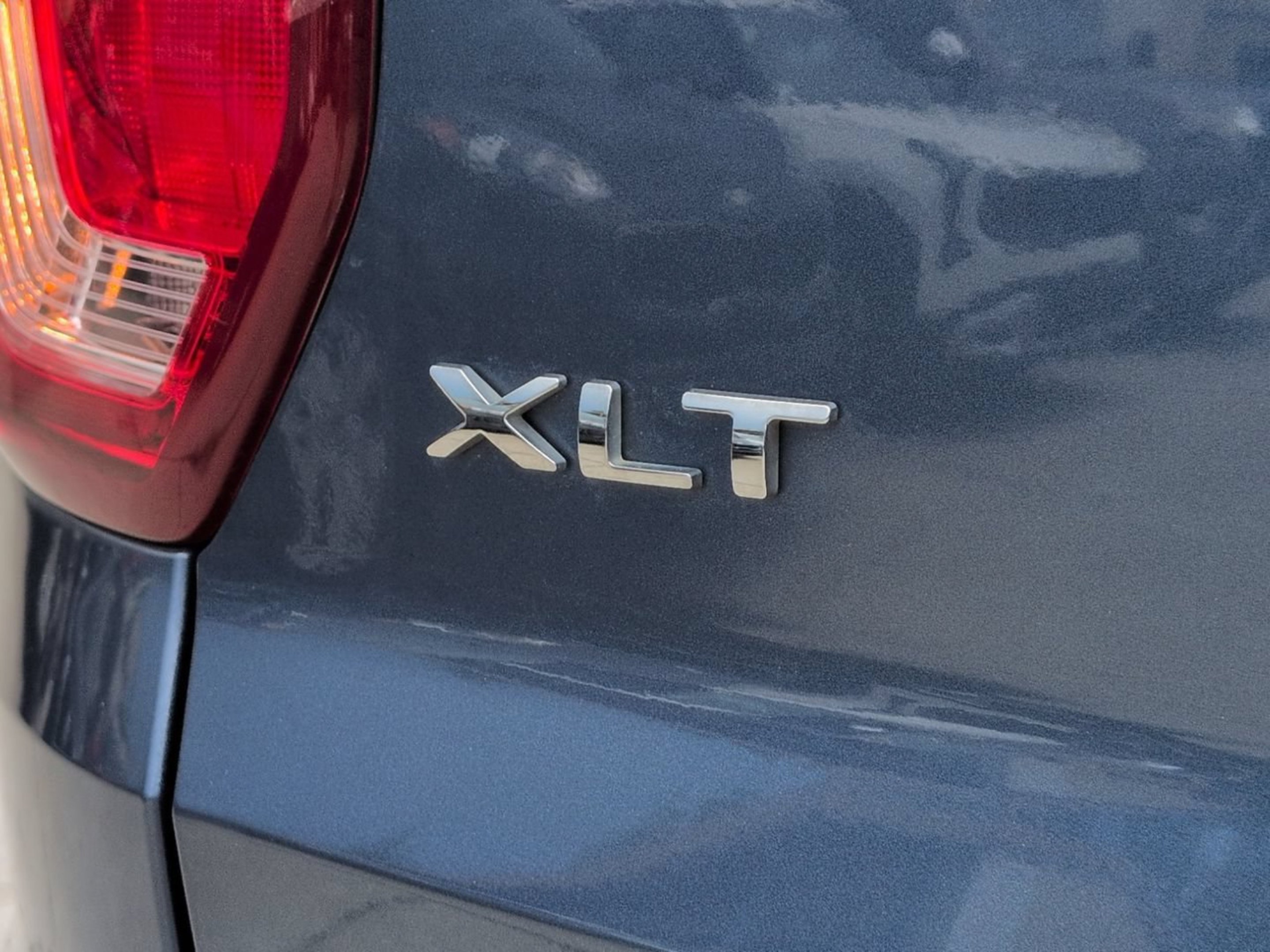 Used 2018 Blue Metallic Ford XLT image 28