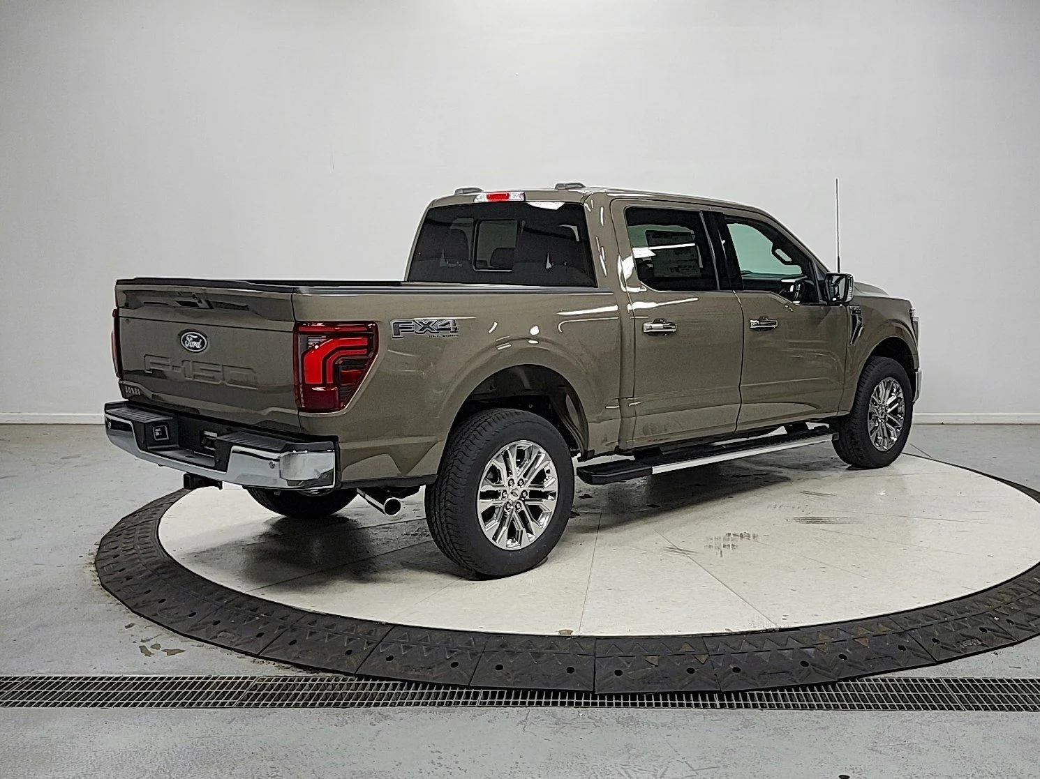 New 2026 Gray Ford Lariat image 7