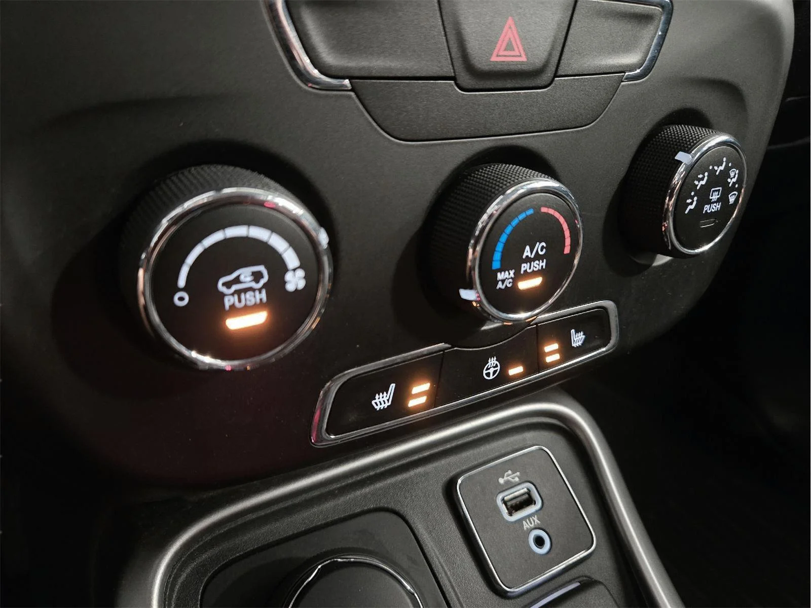 Used 2018 BLACK JEEP SPORT image 19