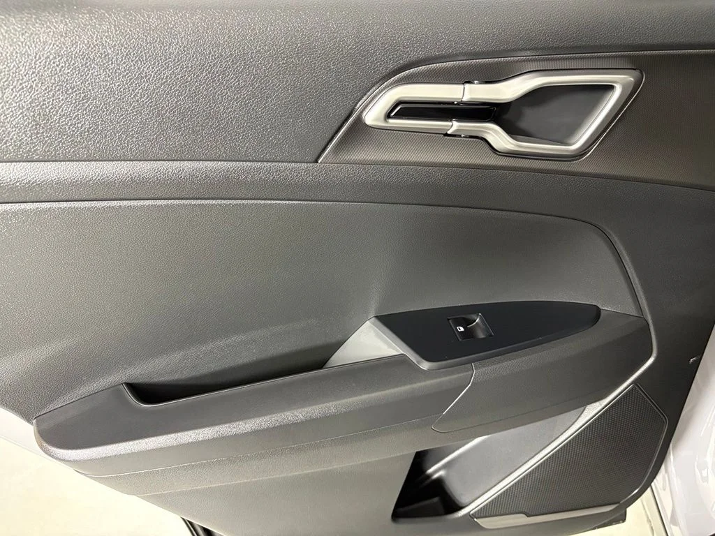 New 2027 Wolf Gray Kia S image 33