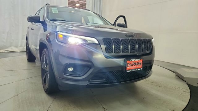 Used 2019 Gray Jeep Latitude Plus image 16