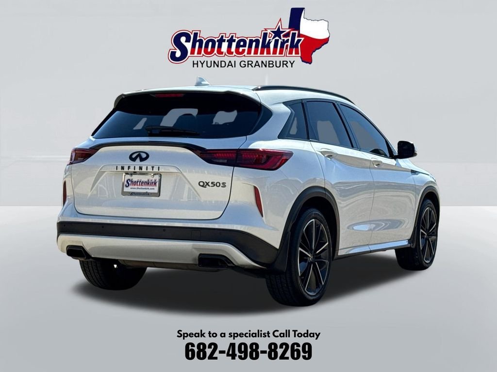 Used 2023 White INFINITI SPORT image 6