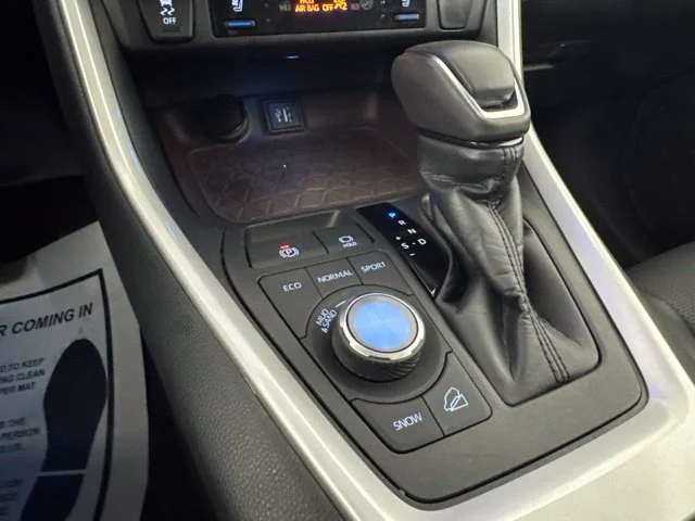Certified Used 2024 Pearl Toyota Limited image 17