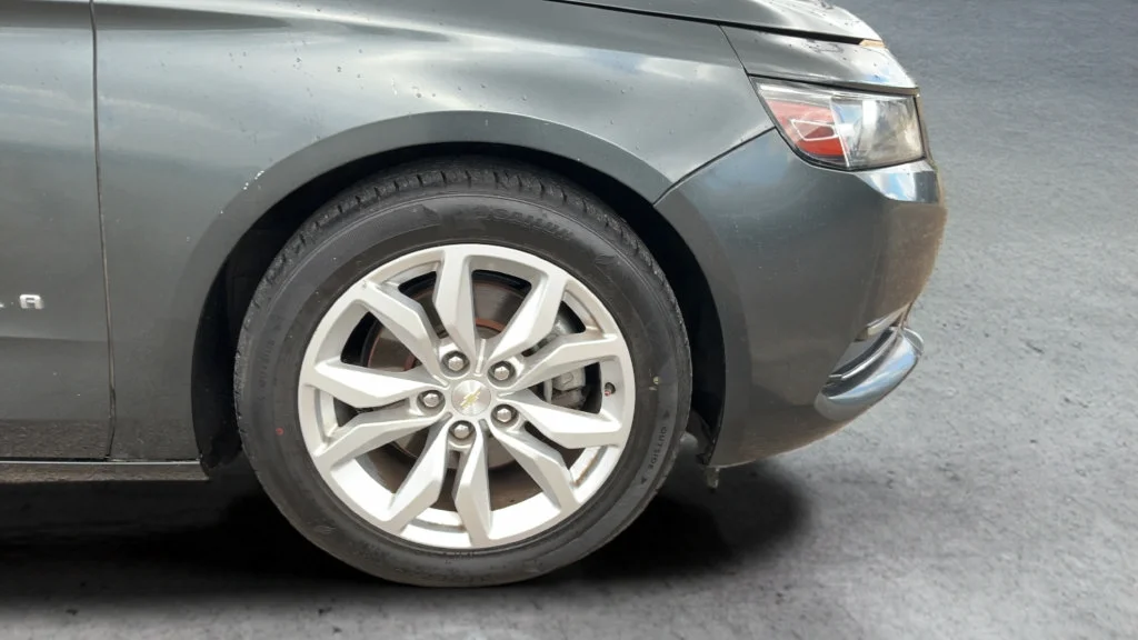 Used 2019 NIGHTFALL GRAY METALLIC Chevrolet LT image 23