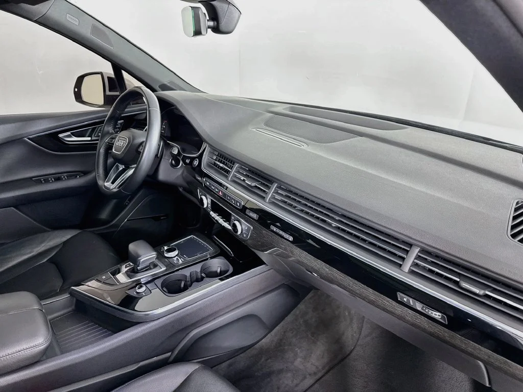 Used 2017  Audi 2.0T Premium Plus image 33