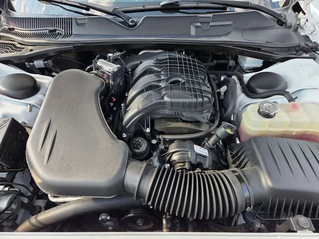 Used 2023 White Dodge SXT image 27