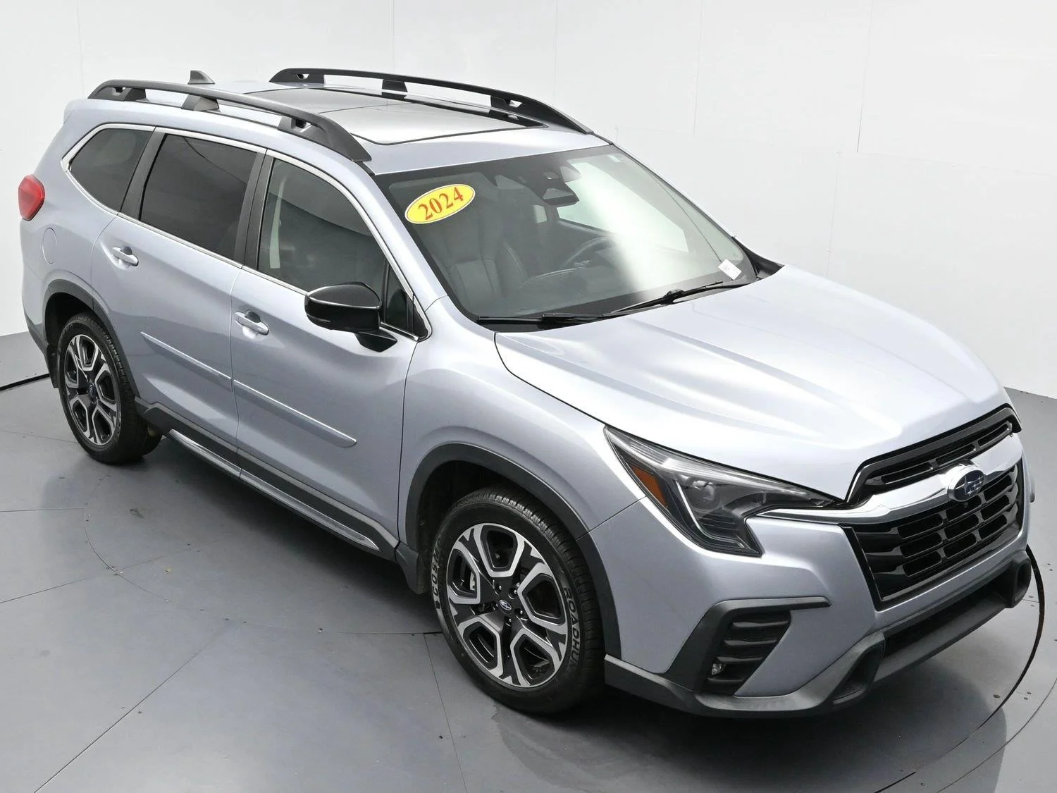 Used 2024 Ice Silver Metallic Subaru Limited image 45
