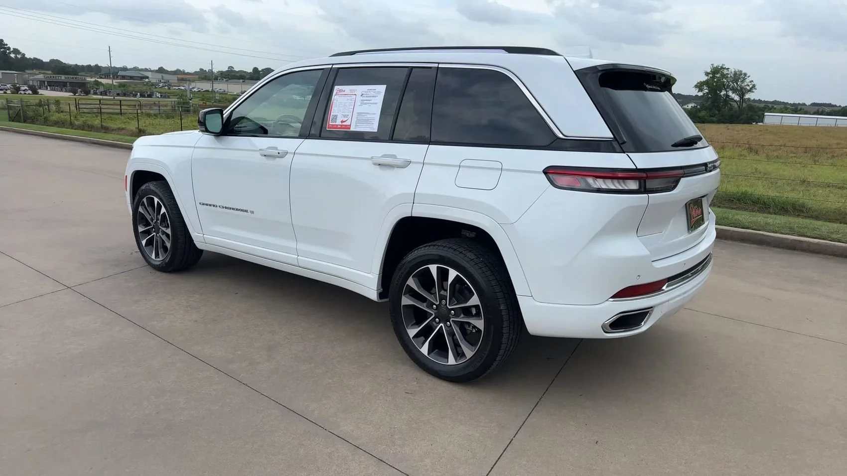 Used 2022 Bright White Clearcoat Jeep Overland image 6